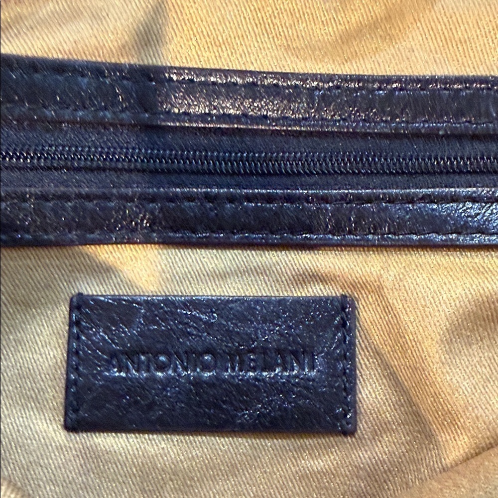 ANTONIO MELANI Elegant Black Leather Handbag - Picture 7 of 8